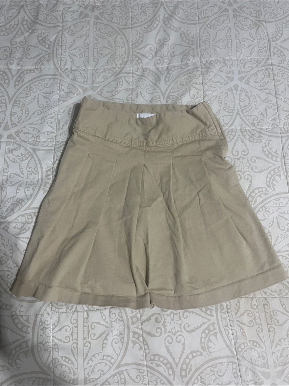 Girls Pleated Skirt in Beige / khaki Uniform Skort Children’s Place size 8